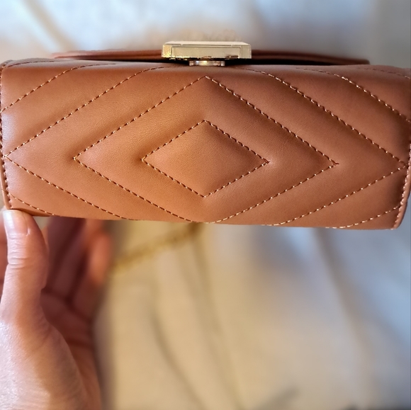 NWOT TRENDY STRUCTURED CROSSBODY - Picture 6 of 12